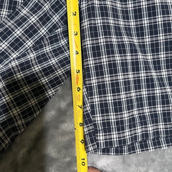 Chaps golf shorts size 33 - Picture 5 of 5